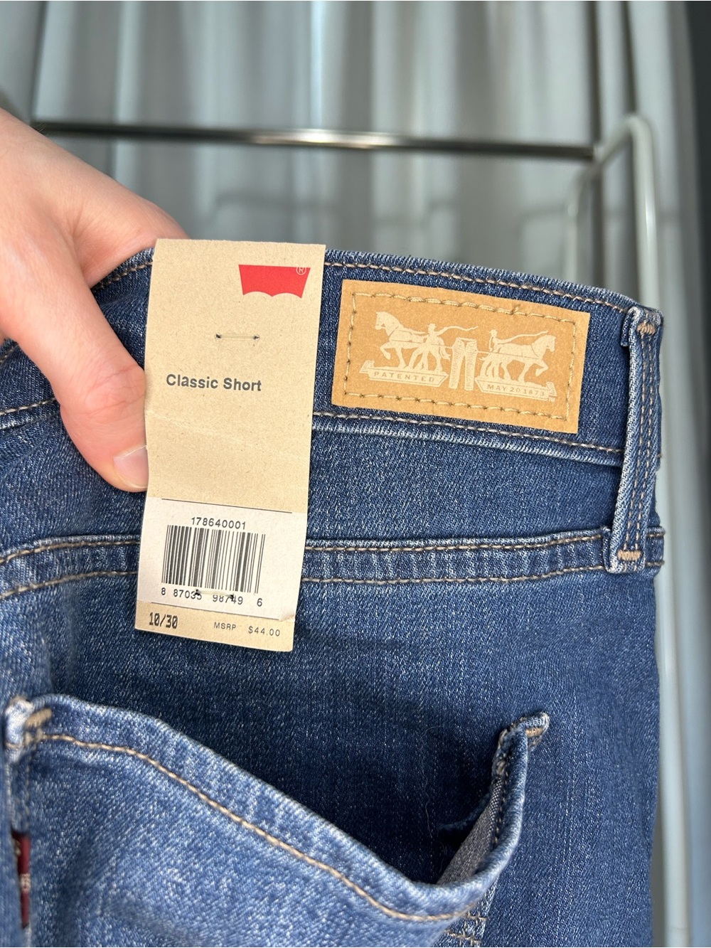 🦋Levi's Dark Blue Classic Denim Jean Shorts 90’s Style - New with tags  - 10 - Picture 4 of 5